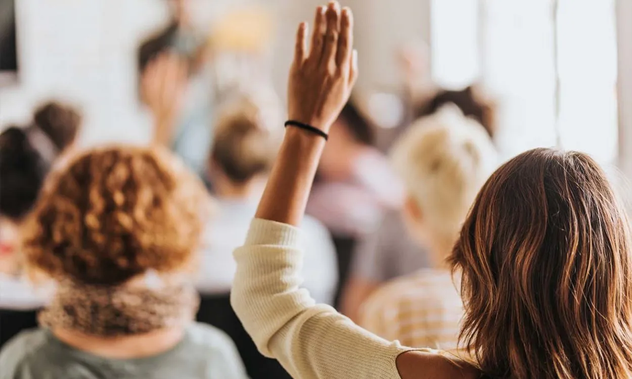 Raise hand gesture during lecture