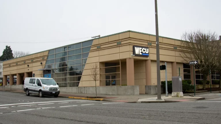 WECU Holly location building
